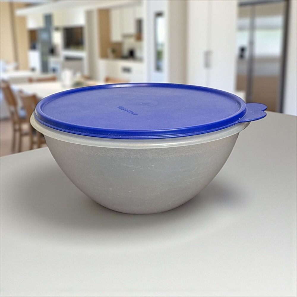 Tupperware Wonderlier Bowl. 12C. Frosted & Sheer Blue Seal